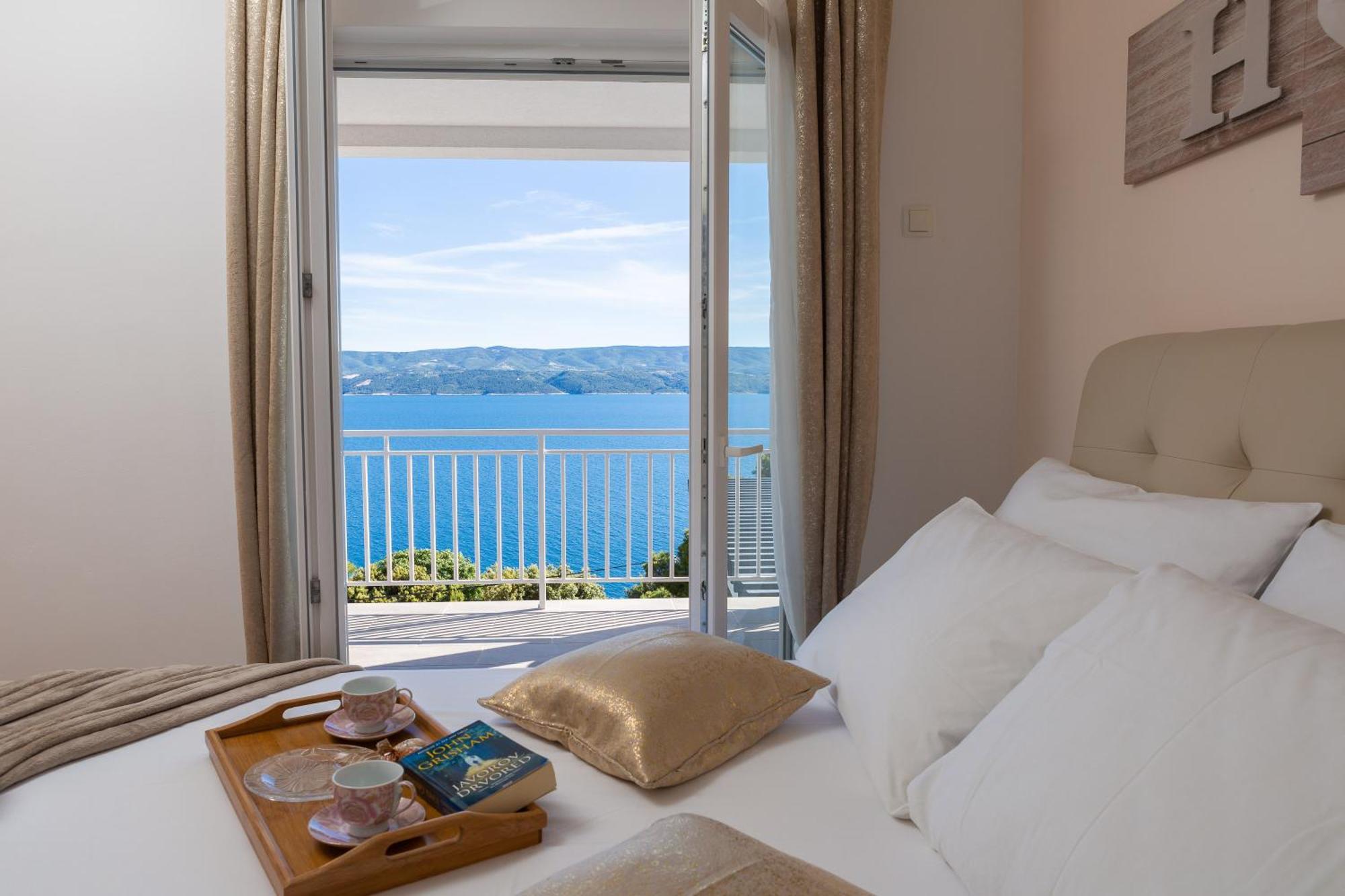 Luxury Seafront Villa With Heated Pool, Jacuzzi, Sea View, 150 M From Beach Stanici Extérieur photo