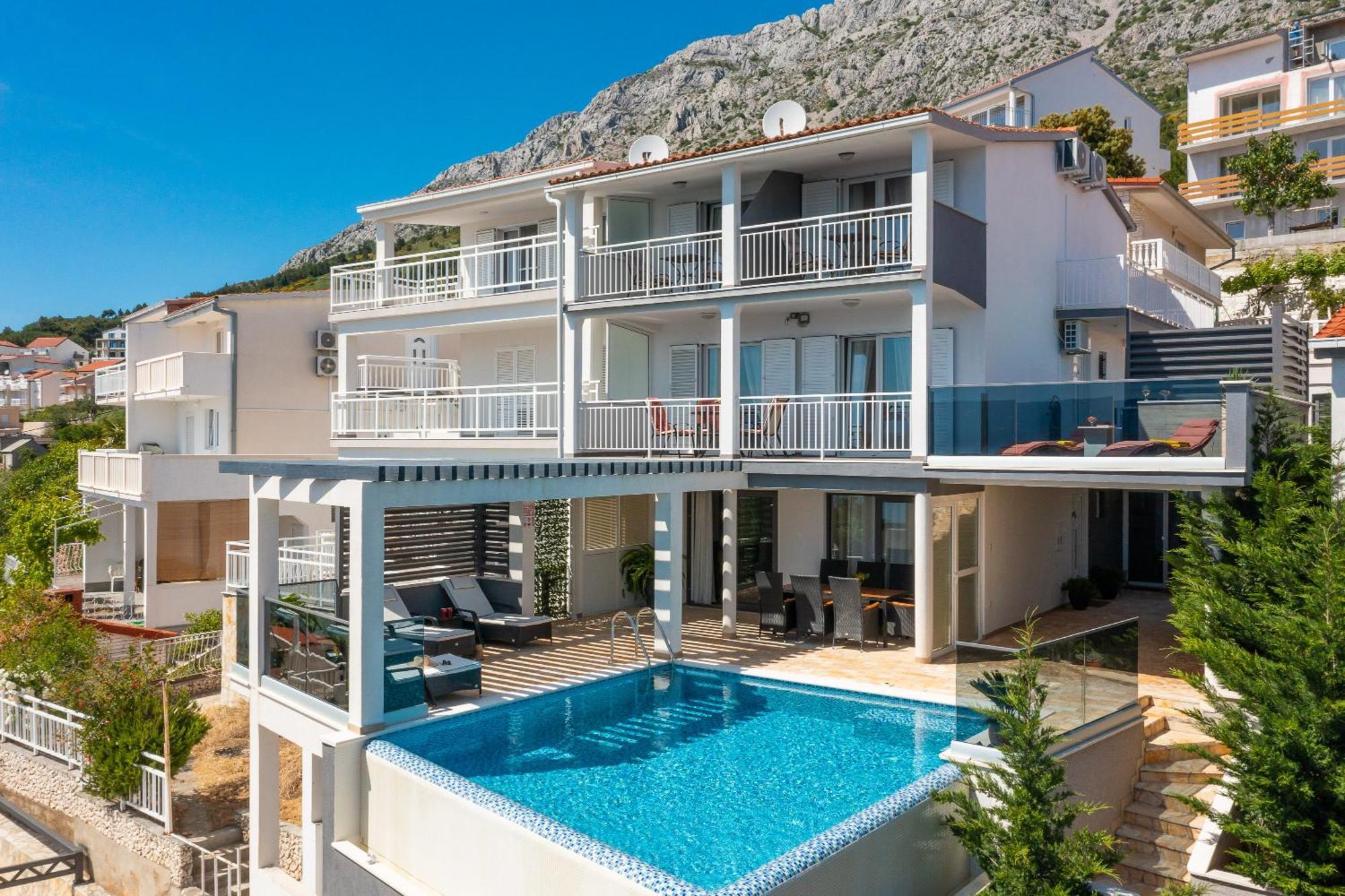 Luxury Seafront Villa With Heated Pool, Jacuzzi, Sea View, 150 M From Beach Stanici Extérieur photo