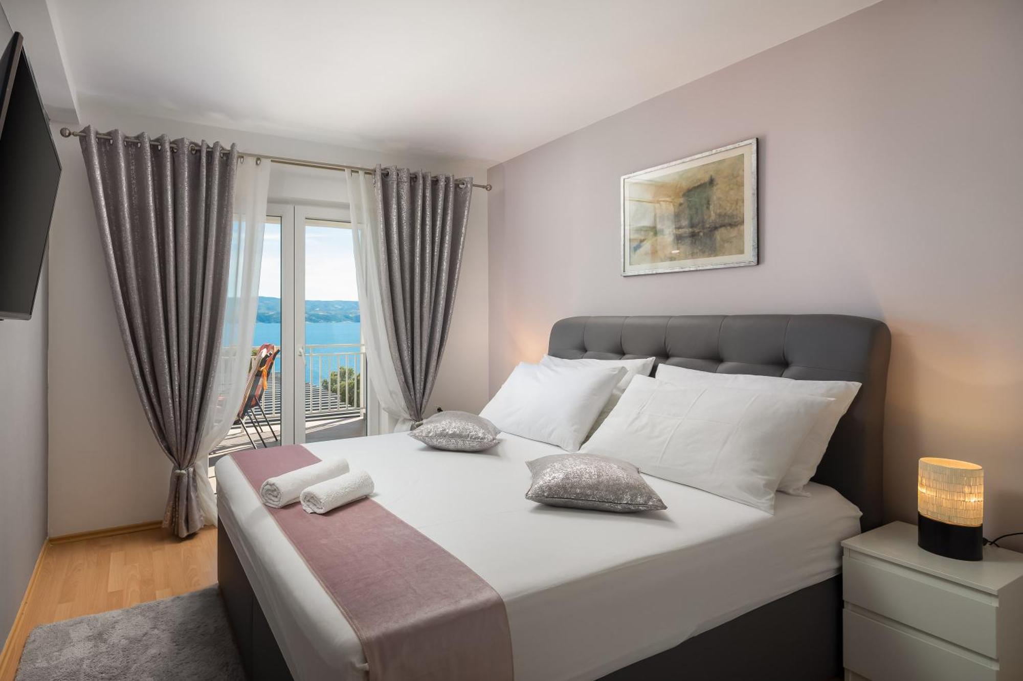 Luxury Seafront Villa With Heated Pool, Jacuzzi, Sea View, 150 M From Beach Stanici Extérieur photo