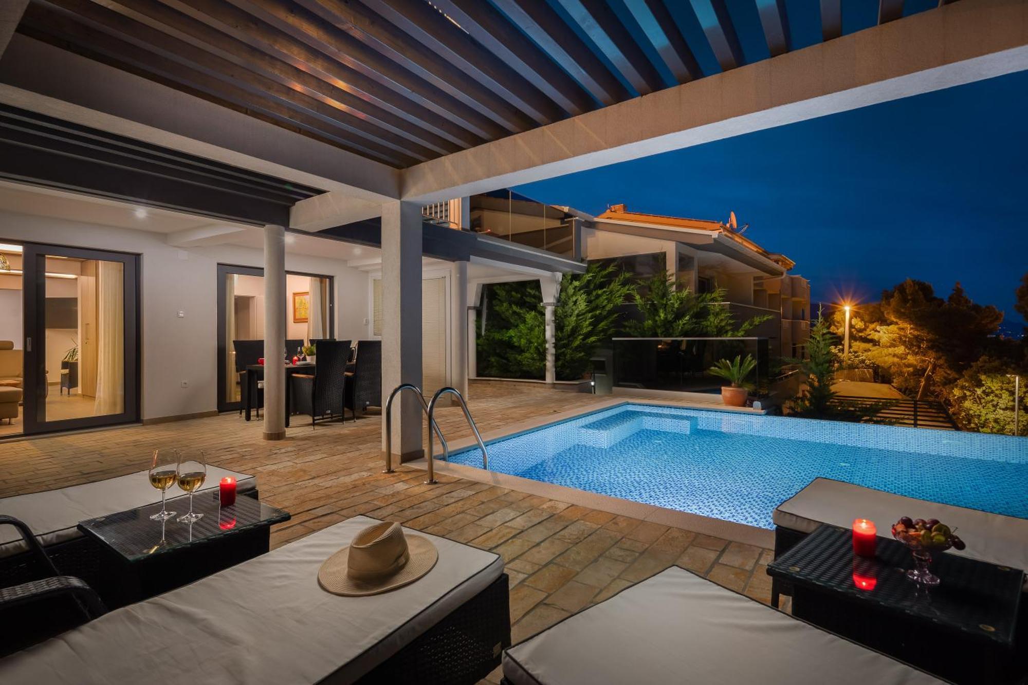 Luxury Seafront Villa With Heated Pool, Jacuzzi, Sea View, 150 M From Beach Stanici Extérieur photo